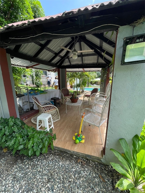 casas - Venta de majestuosa casa en alameda Distrito Nacional con 1,448mts y piscina 7