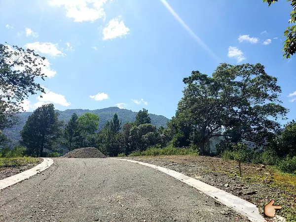 solares y terrenos - Solar en Venta en Jarabacoa – 1,849 m² con Casa Club y Seguridad 24/7 7