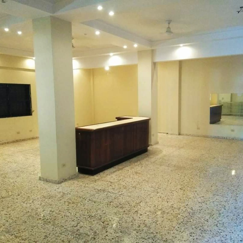 oficinas y locales comerciales - Local 2do nivel Arroyo Hondo