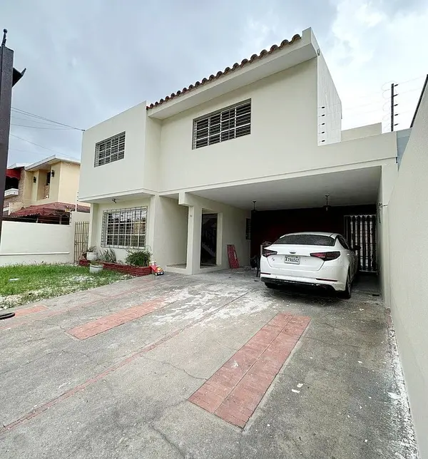 casas - Propiedad comercial céntrica  5
