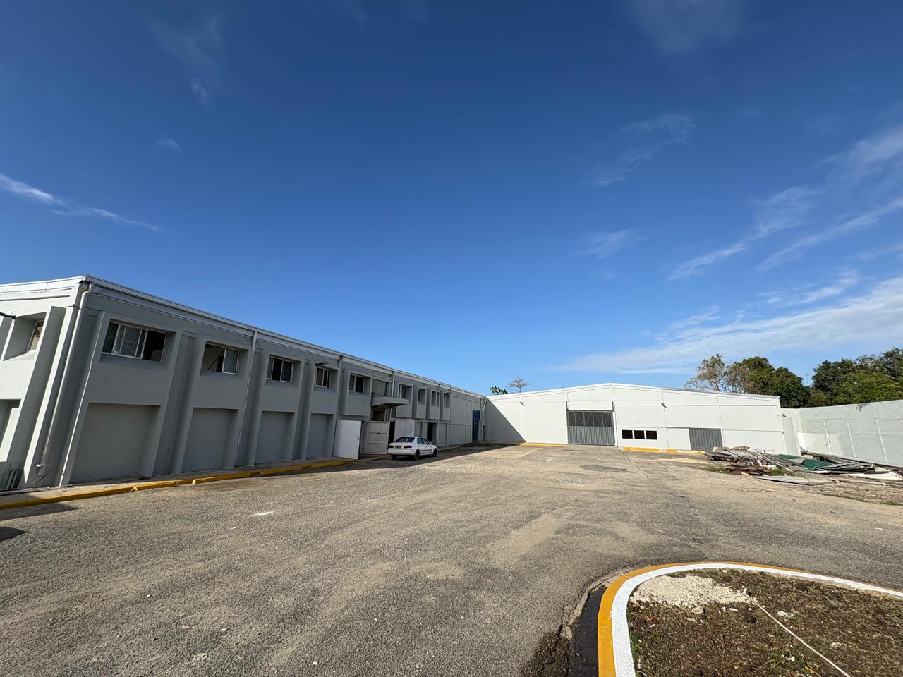 oficinas y locales comerciales - Alquiler de Nave en Las Américas/ Santo Domingo  4