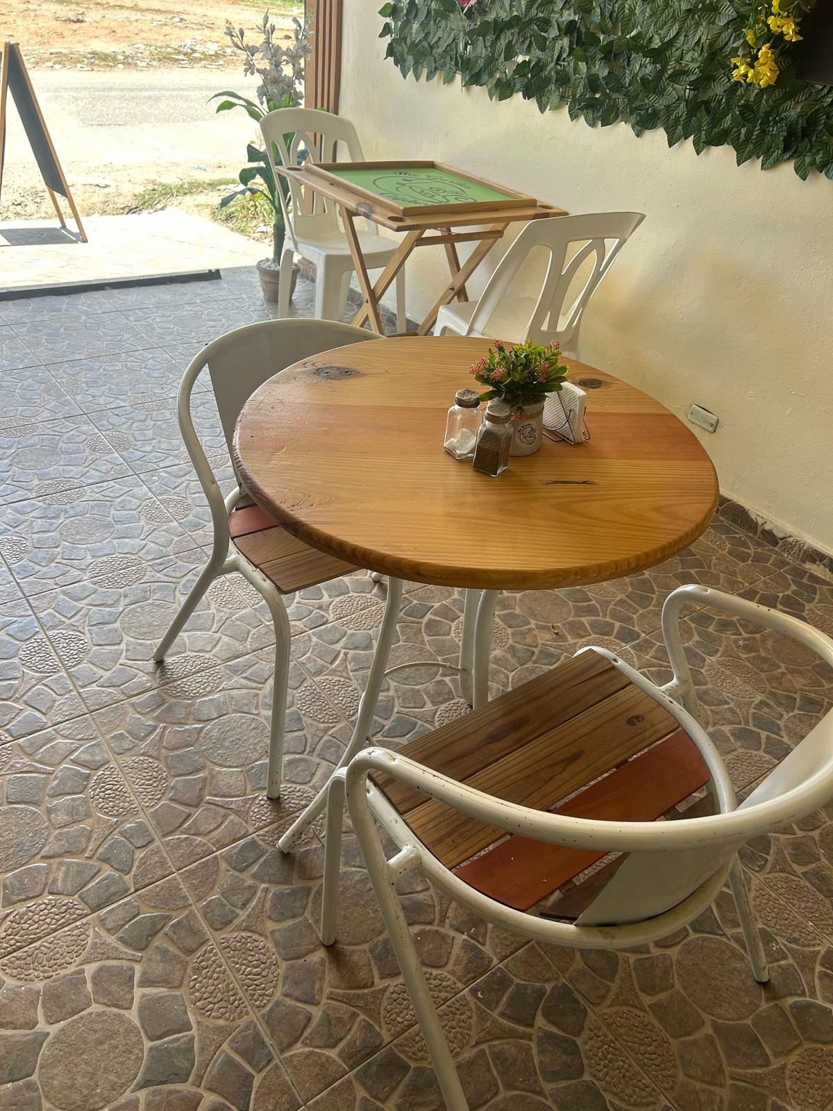 muebles y colchones - Pequeño juego de comedor  1