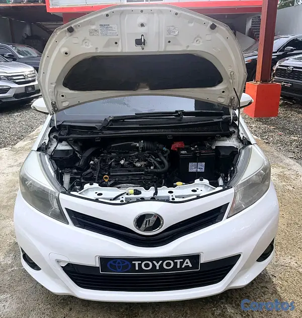 carros - Toyota vitz 2014 8
