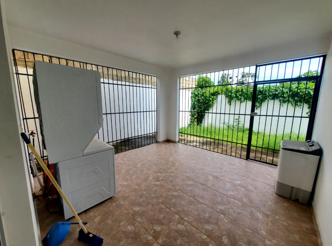 casas - CASA HERMOSA  EN STO DGO ESTE DE 2 NIVELES 220m2  4