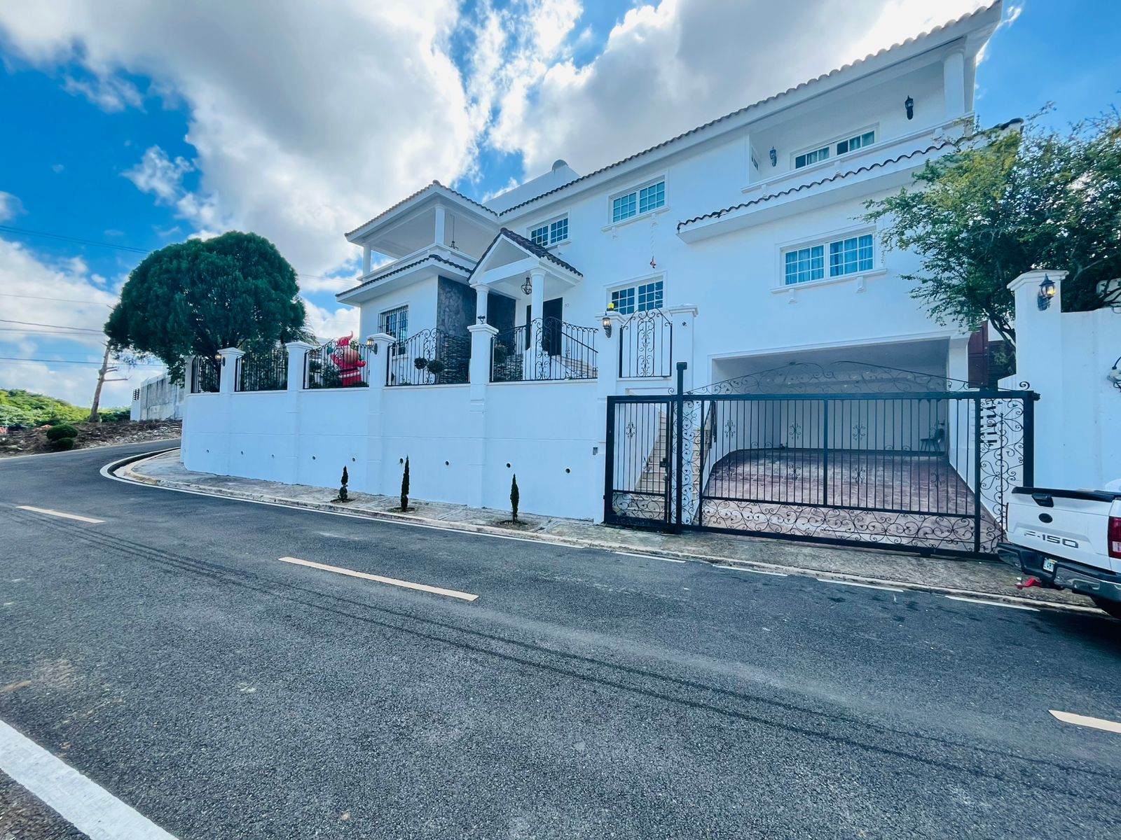 casas - Se vende casa en Cuesta Hermosa III de 3 Hab.