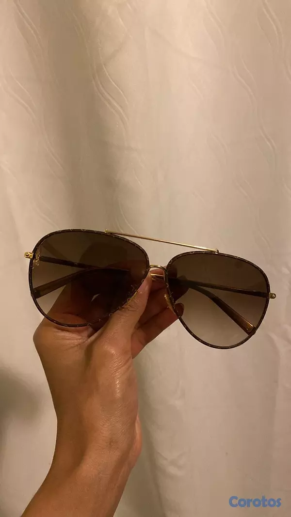 joyas, relojes y accesorios - Vendo hermosos lentes Louis Vuitton de mujer nuevo 1