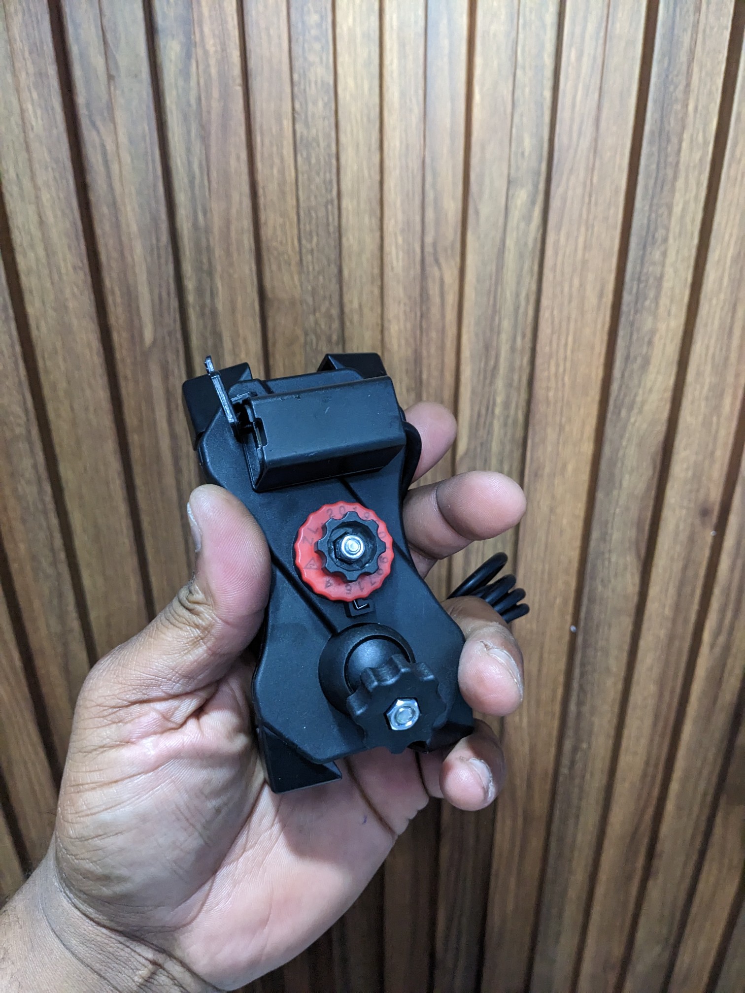 celulares y tabletas - Base para motos con salida USB de carga 0