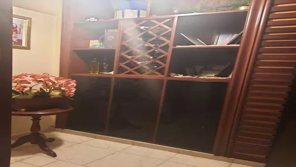 casas - Vendo casa de  2 niveles en La Jacobo Majluta 6