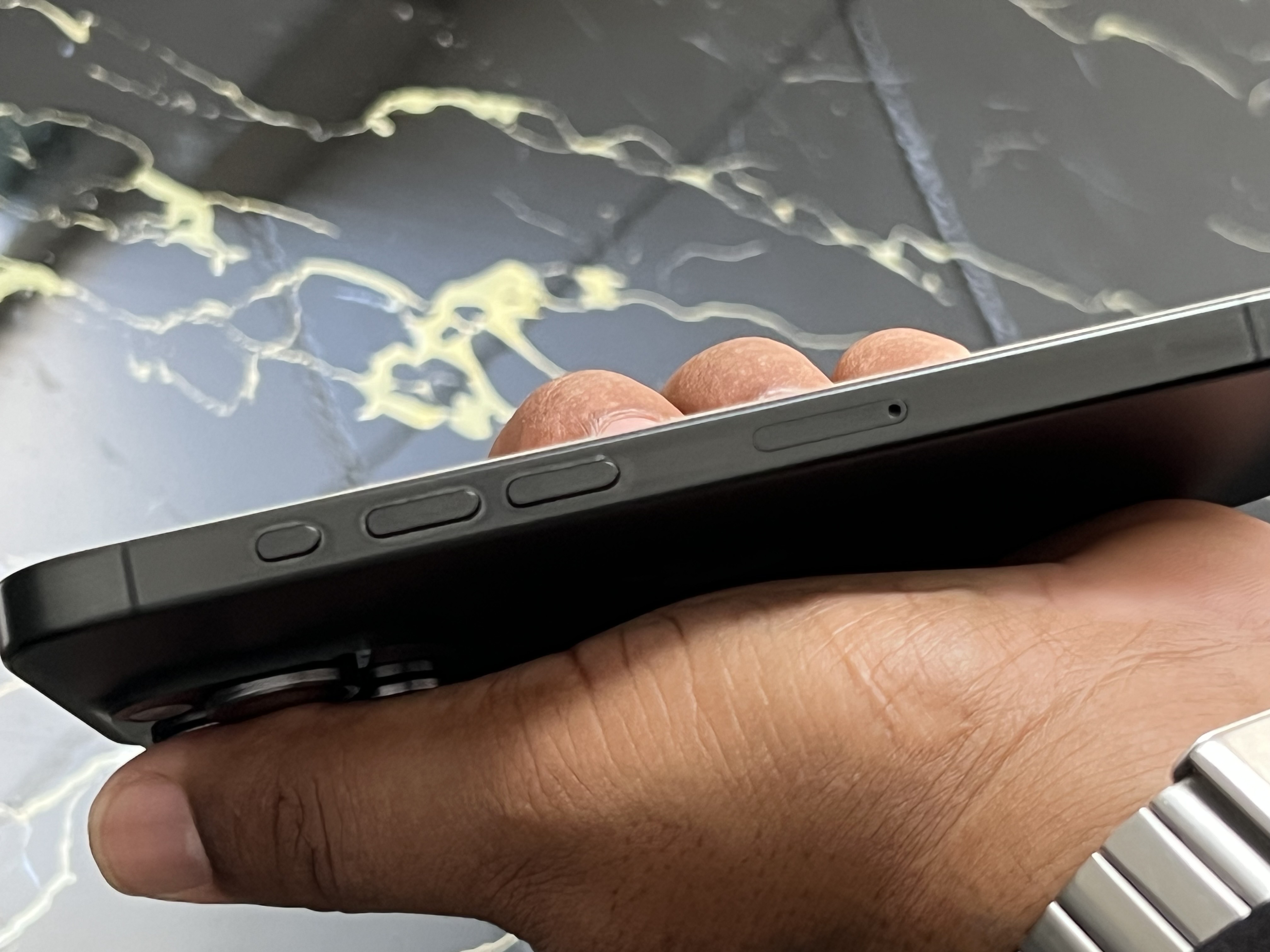 celulares y tabletas - iPhone 15 pro 256 4