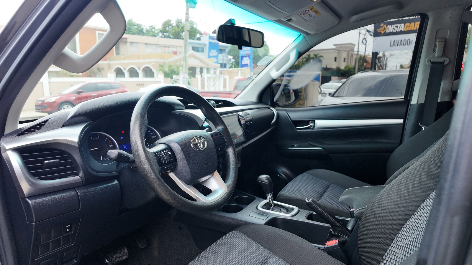 jeepetas y camionetas - TOYOTA HILUX 2017 3