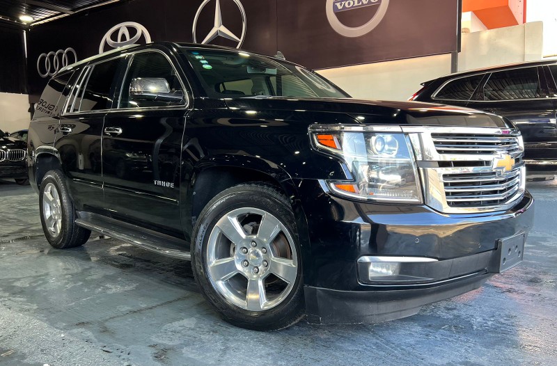 jeepetas y camionetas - Chevrolet tahoe premier 2017 nuevaaaaa
