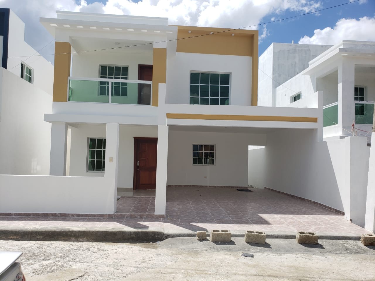 casas - Casa 2 Niveles en construcción en Santo Domingo este, autopista de San Isidro