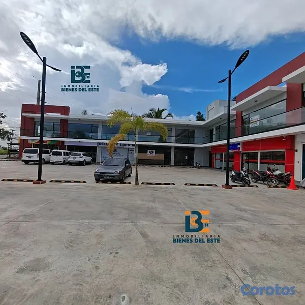 oficinas y locales comerciales - Se Renta Local Comercial en Plaza Florida, proximo 2