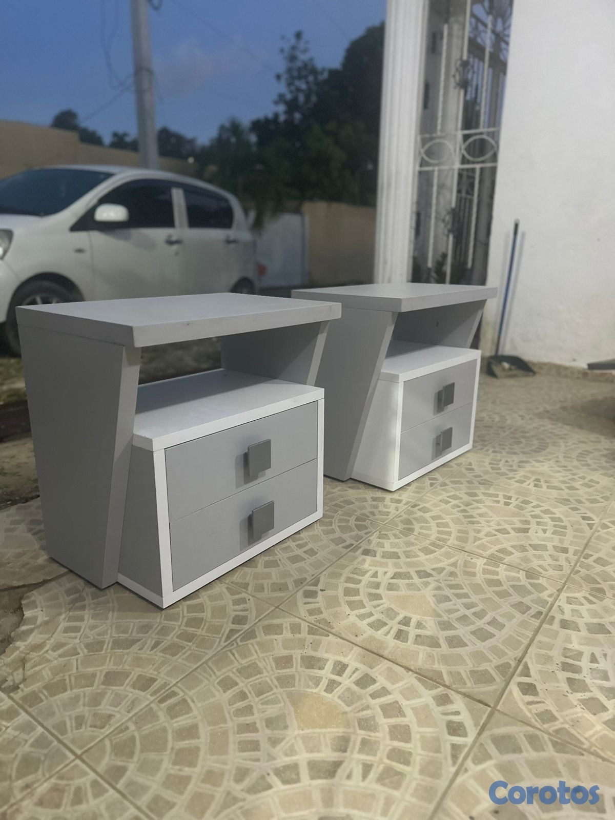 muebles y colchones - Mesitas de noche  2
