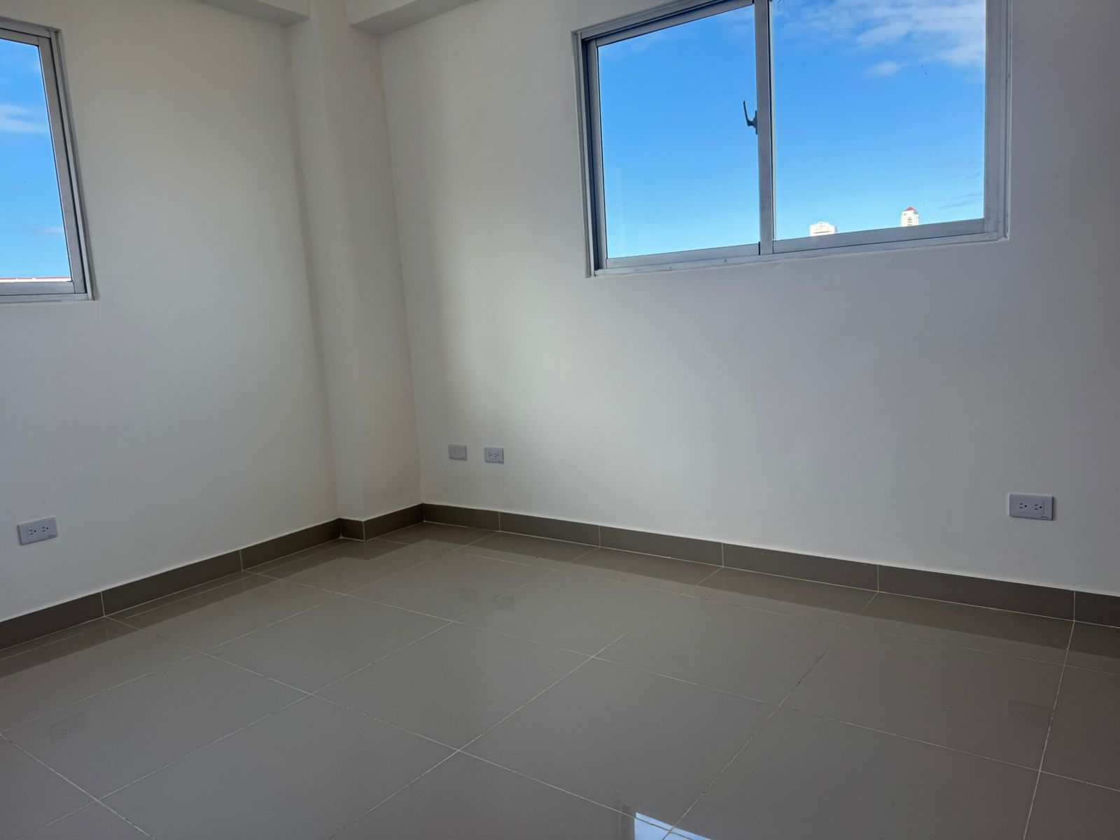 apartamentos - Apartamento 5to piso sin ascensor Av Independencia 1