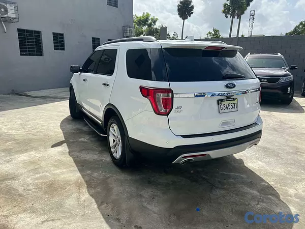 jeepetas y camionetas - FORD EXPLORES BLANCA 2016 1