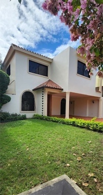 casas - Venta de casa en Arroyo Hondo cerca del jardín botánico Distrito Nacional  5