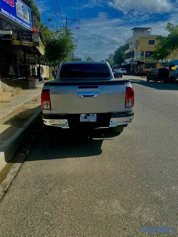 jeepetas y camionetas - Toyota Hilux Año 2016 2