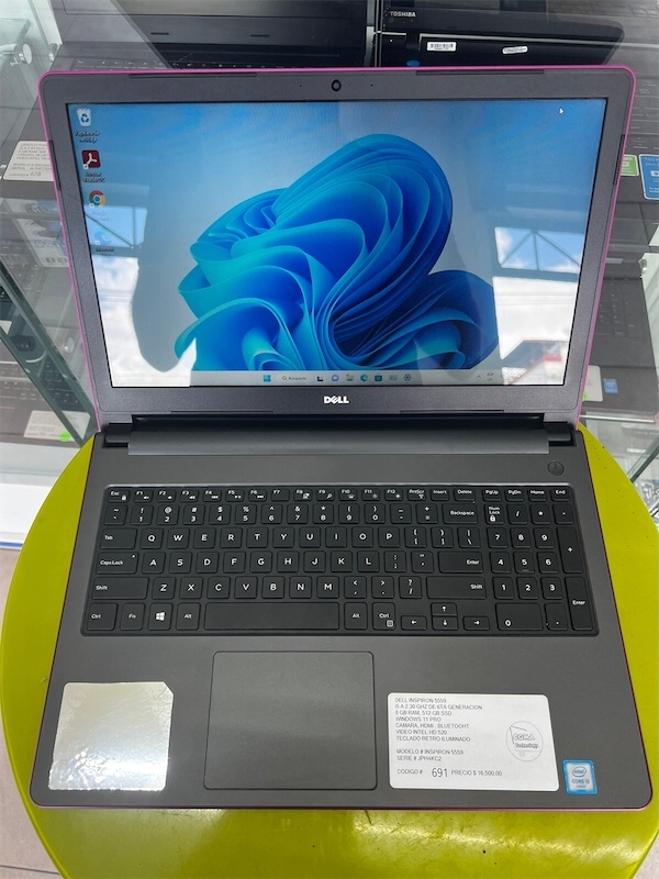 computadoras y laptops - Laptop DELL Inspiron 5559 i5. USADA. Morada