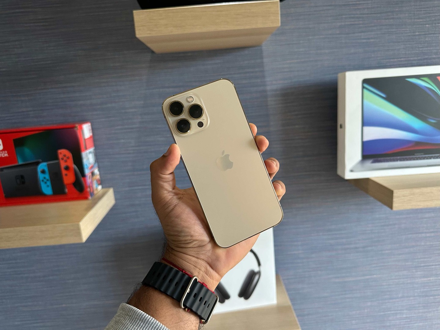 celulares y tabletas - iPhone 13 Pro Max 128GB Gold Como Nuevo, Desbloqueado RD$ 33,500 NEG/TIEND 1