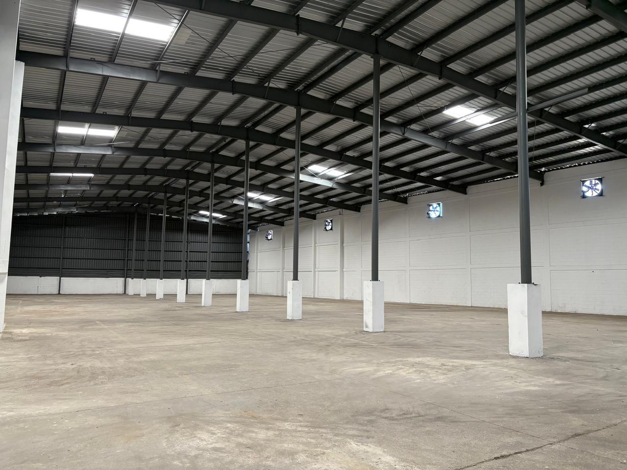 oficinas y locales comerciales - Alquiler de Nave en Las Américas/ Santo Domingo  5