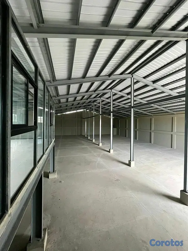 oficinas y locales comerciales - Nave comercial DISPONIBLE  4