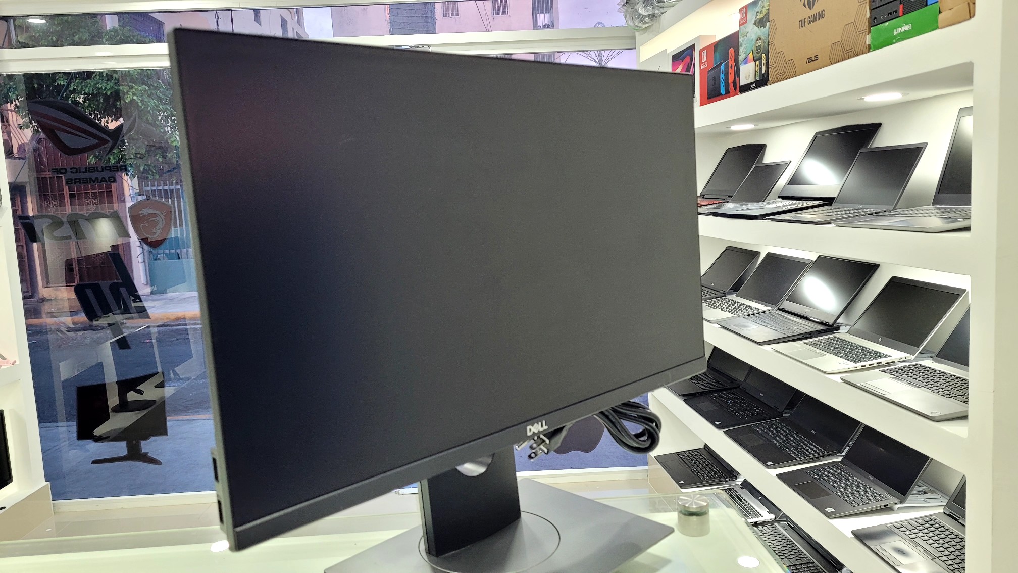 computadoras y laptops - Monitor Dell 24 Pulg Sin Bordes hdmi full 1080p