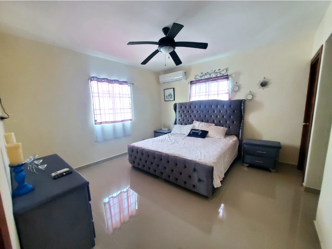 casas - CASA HERMOSA  EN STO DGO ESTE DE 2 NIVELES 220m2  5