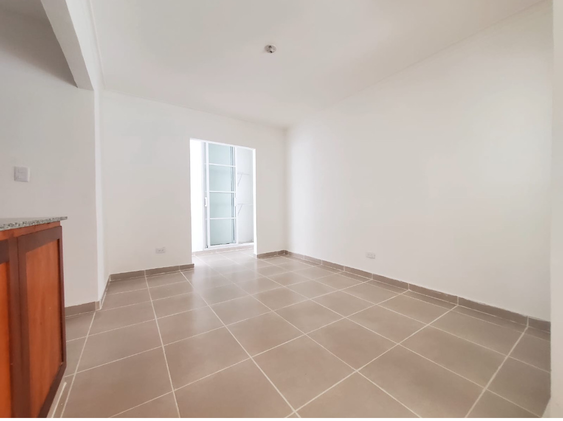 casas - APARTAMENTO EN PRIMER PISO CON HIERROS EN STO DGO ESTE 2