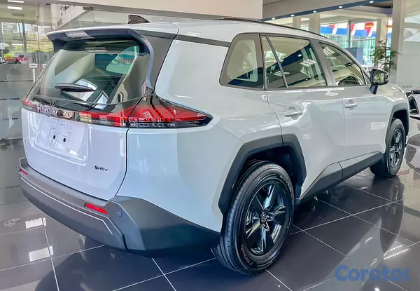 jeepetas y camionetas - Toyota RAV4 LE Hibrid 2026 4