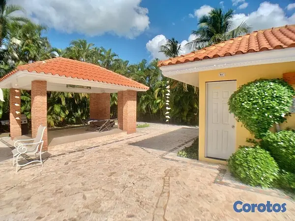 casas vacacionales y villas - Hermosa villa en Juan Dolio, de 2 niveles  10