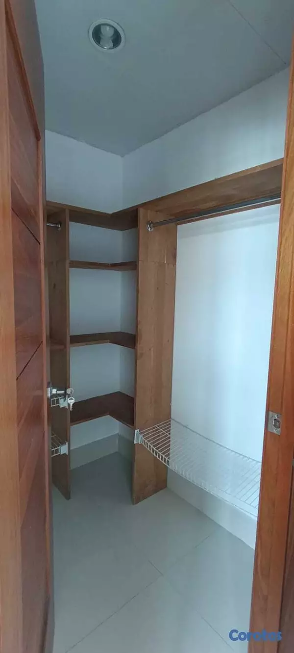 apartamentos - Amplio en piso Alto con acabados de Primera 8