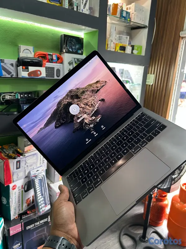 computadoras y laptops - MacBook 💻 2017 i7 500gb 16gb ssd  4