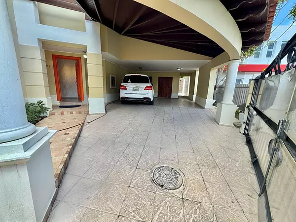 apartamentos - Alquilo casa en Urbanización Real 2