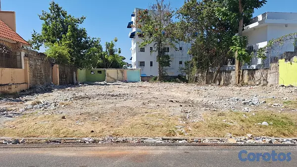 solares y terrenos - En Venta Solar en Arroyo Hondo Viejo 700m2 Uso de Suelo 6 pisos 4