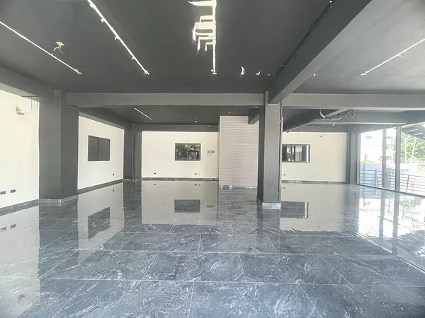 oficinas y locales comerciales - Alquiler local en Primer nivel 3