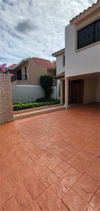 casas - Venta de casa en Arroyo Hondo cerca del jardín botánico Distrito Nacional  6