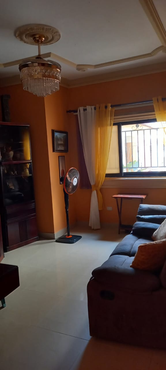 casas - Amplia Vivienda ubicada en Urb. Thomen  3