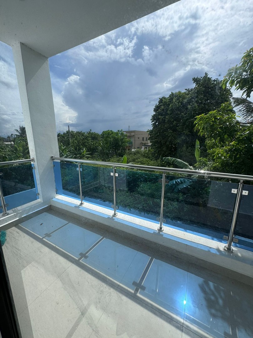 casas - HERMOSA Y AMPLIA CASA EN VENTA - AV. 27 FEB, SANTIAGO DE LOS CABALLEROS. 4