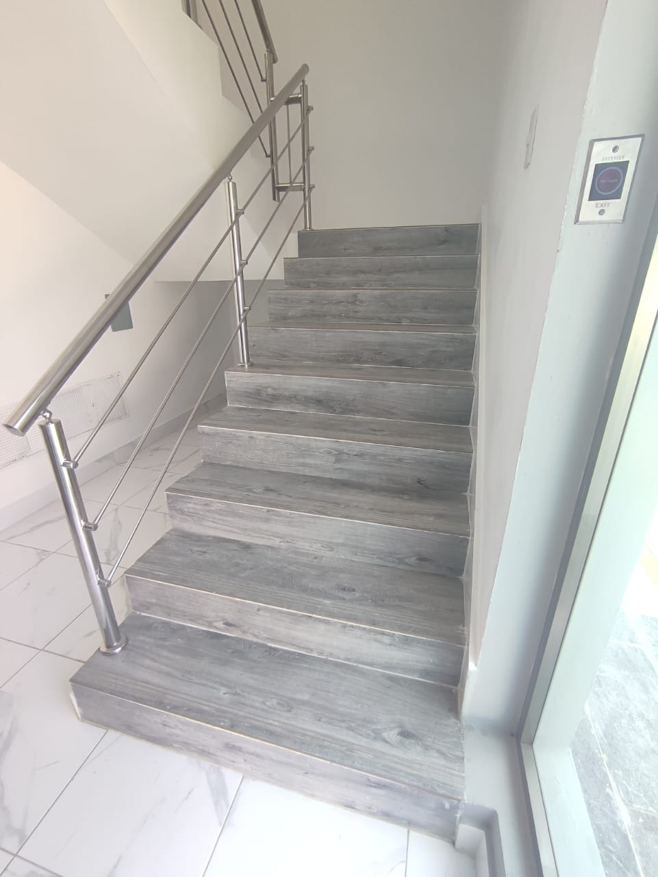 apartamentos - Apartamento 1er Nivel con Patio en Llanos de Gurab 9