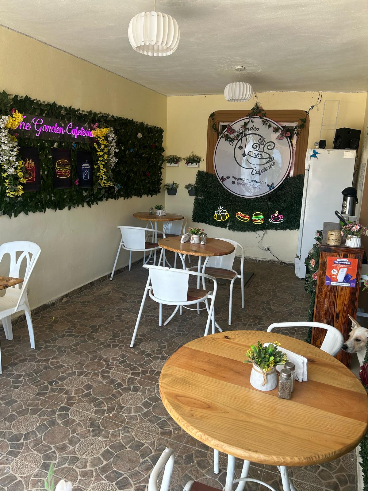 muebles y colchones - Pequeño juego de comedor  3