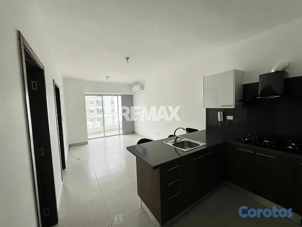 apartamentos - Apartamento en Alquiler con Línea Blanca en Evaristo Morales 1H, 1.5B, 2P 9
