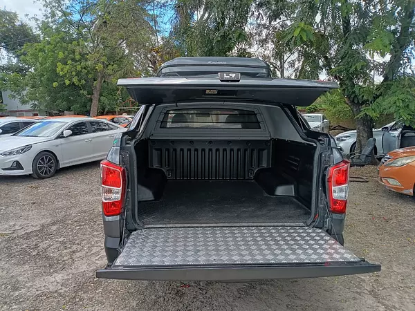 jeepetas y camionetas - KGM REXTON 2019 GRIS OSCURO DIESEL 6