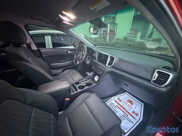 jeepetas y camionetas - Kia sportage LX 2019  7