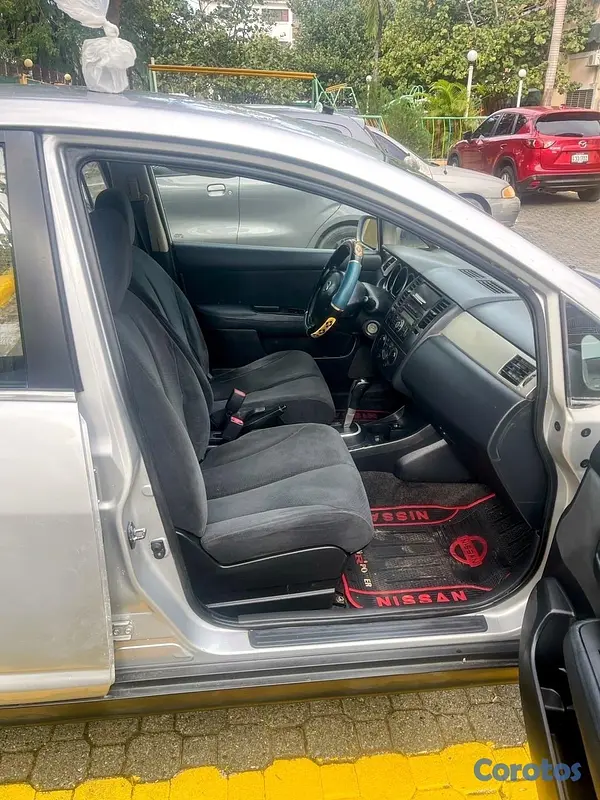 carros - Nissan tiida americano (automático) 5