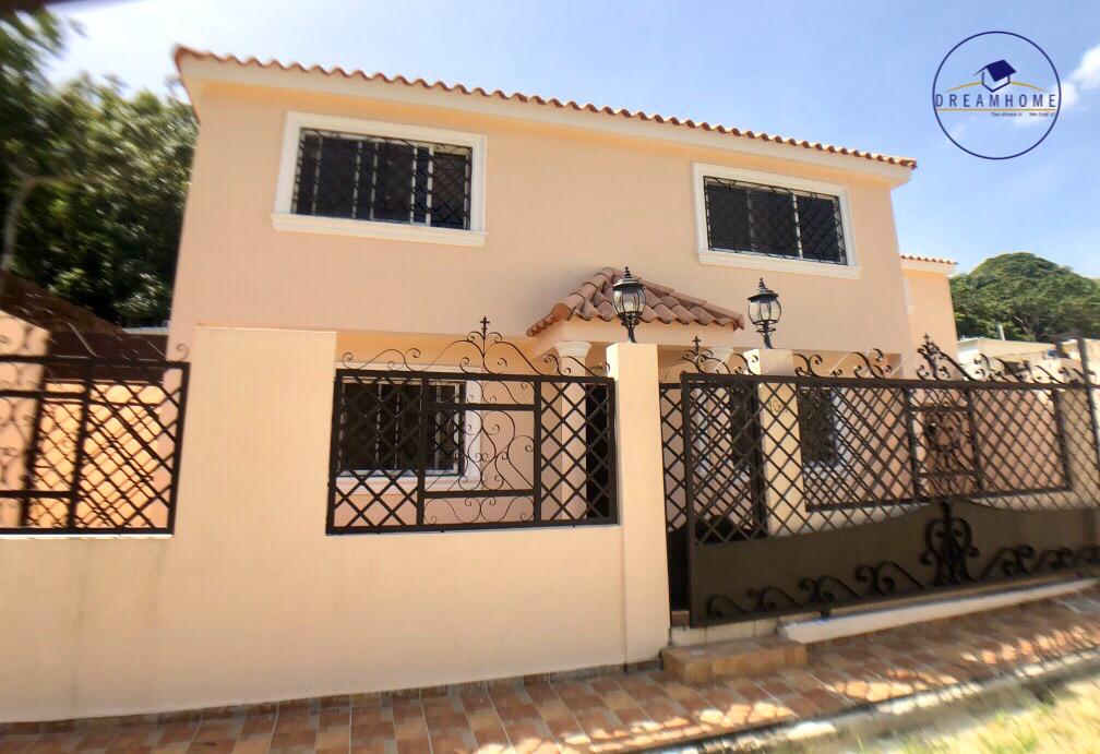 casas - Excelente y Funcional casa en Venta en Altos de Arroyo Hondo III ID 2732 2
