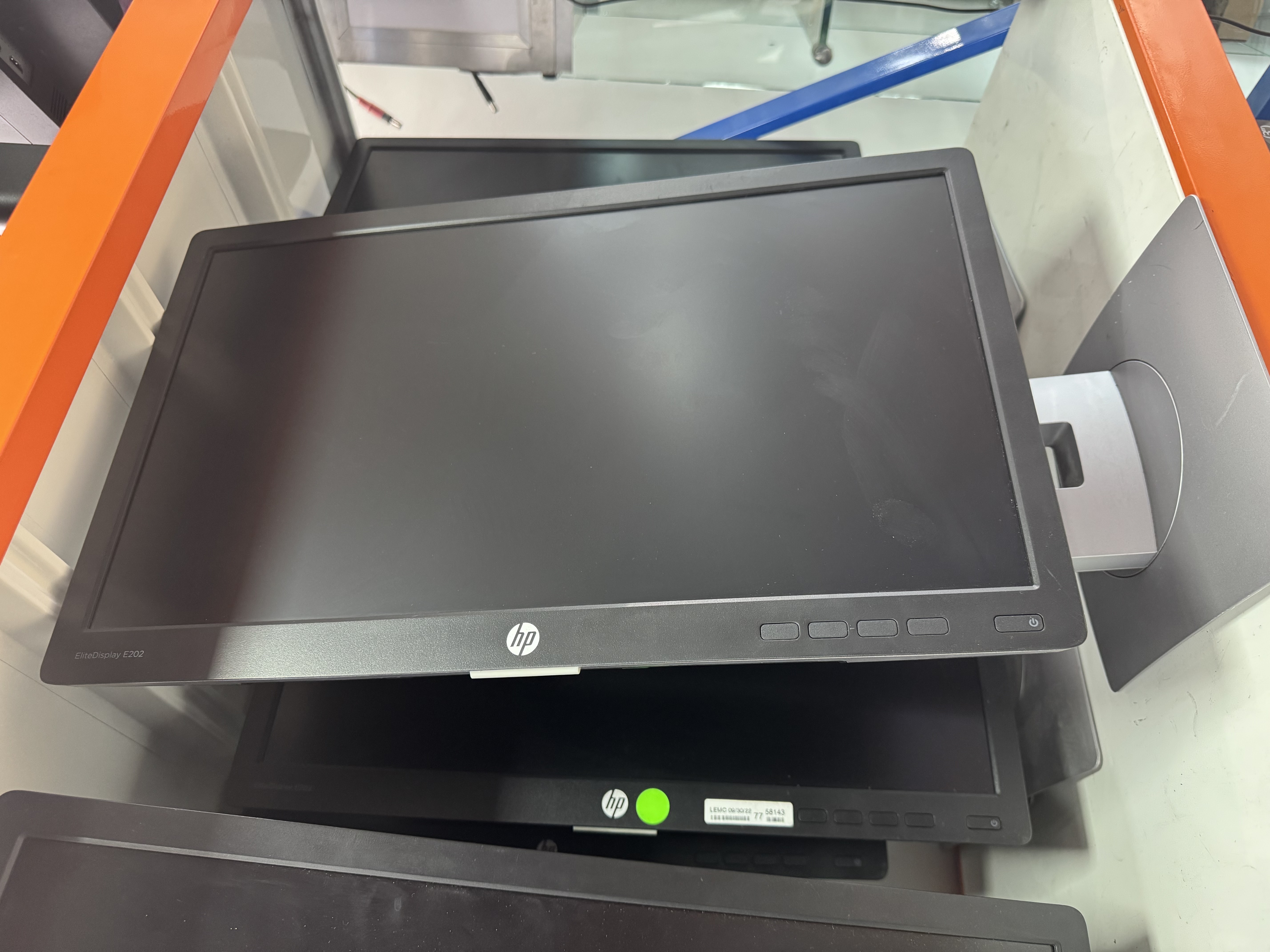 computadoras y laptops - Monitor de 20” HP HDMI  2