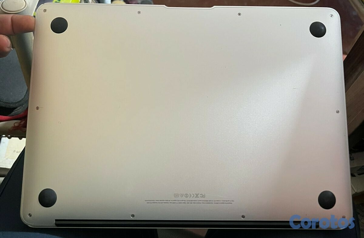 computadoras y laptops - MacBook Air 13.3  i7 memoria  8gb ssd 256gb  2