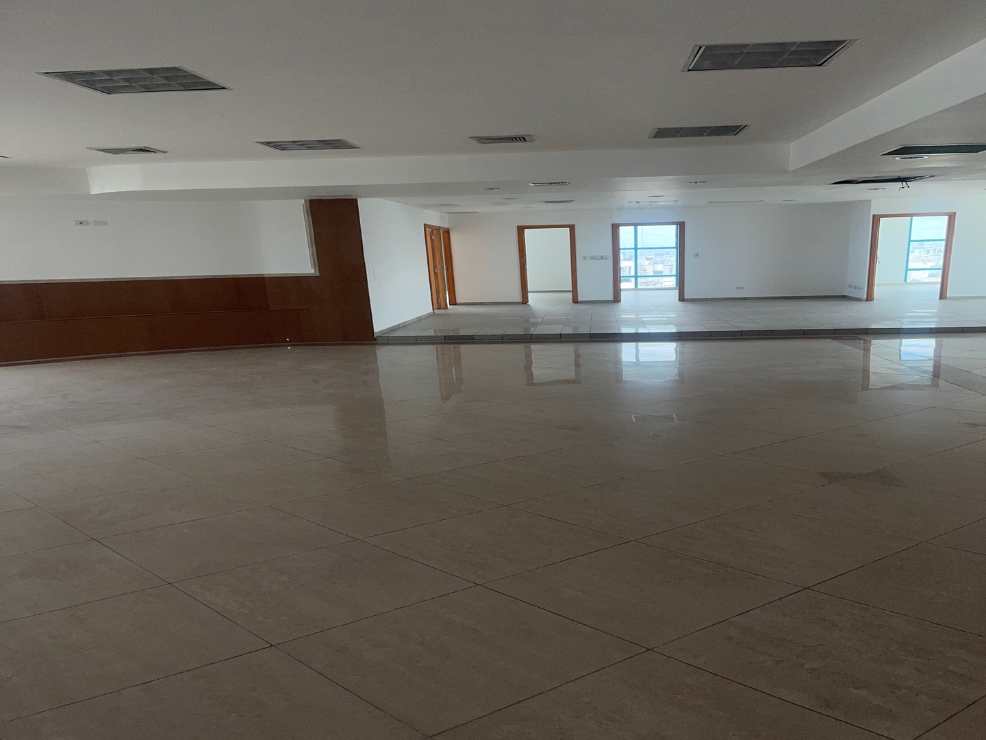 oficinas y locales comerciales - Local Comercial en Alquiler en Piantini
 0