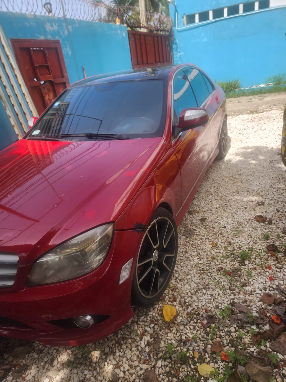 carros - Mercedes Benz C-300, año 2010, traspaso RD$ 275000